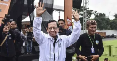 Mahfud MD Bawa Terus Surat Pengunduran Diri, Akan Langsung Diserahkan ke Jokowi