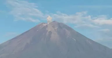 Waspada! Gunung Semeru Meletus, Lontarkan Abu Vulkanik Setinggi 600 Meter
