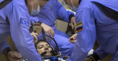 Seorang Kosmonot Rusia Cetak Rekor Baru untuk Waktu Terlama di Luar Angkasa