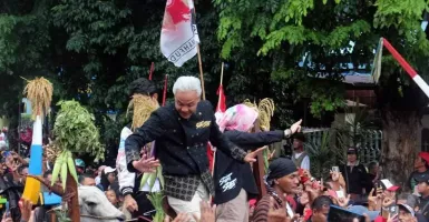 Hajatan Rakyat di Surakarta, Ganjar Pranowo Ikut Kirab Gerobak Sapi