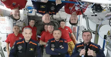 Astronot Turki, Italia dan Swedia Kembali ke Bumi Didampingi Pensiunan NASA