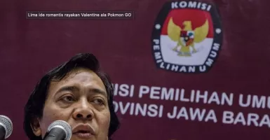 Foto Nyeleneh, Komeng Bikin Netizen Penasaran Jika Jadi Anggota DPD