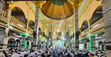 Isra Miraj di Masjid Al-Munawwar Hadirkan Habib Thohir al-Haddar