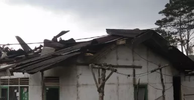 Angin Puting Beliung Kembali Terjang Kabupaten Bandung, 16 Rumah Rusak