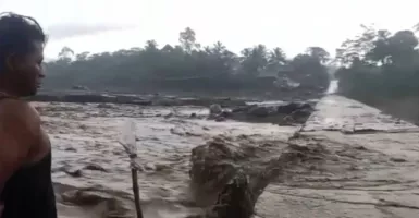 Hujan Deras, Gunung Semeru Banjir Lahir Dingin Selama 3 Jam