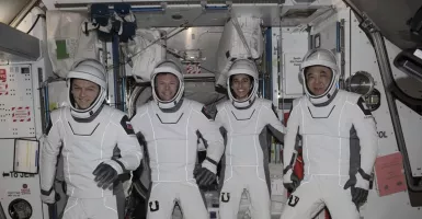 Astronot dari Empat Negara Kembali ke Bumi Setelah Enam Bulan Berada di Luar Angkasa