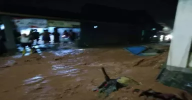 2 Orang Meninggal dan 50 Rumah Rusak Akibat Banjir Bandang di Pekalongan