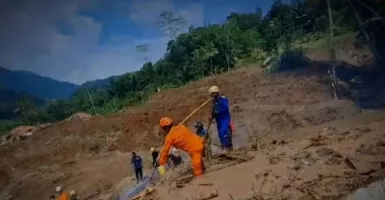 Cari Korban Banjir dan Tanah Longsor di Bandung, SAR Manfaatkan Pompa Air