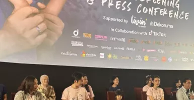 Review Film Indonesia: Dua Hati Biru Perjuangan Keluarga tak Sempurna