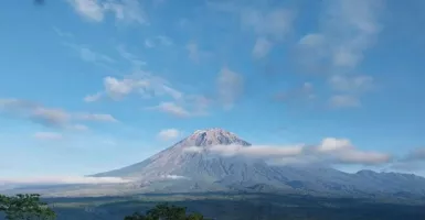 Tetap Waspada! Gunung Semeru Erupsi Selama 118 Detik