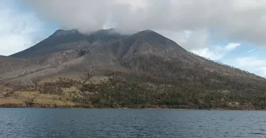 PVMBG Ungkap Kondisi Terkini Gunung Ruang, Gempa Vulkanik Menurun