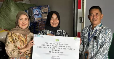 Pegadaian Serahkan Bantuan bagi Korban Gempa Bumi di Kabupaten Garut