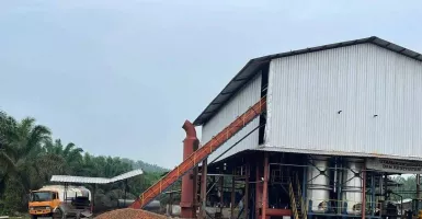 KPK Sita Pabrik Pengolahan Sawit dan Rumah Bupati Labuhan Batu Erik Adtrada