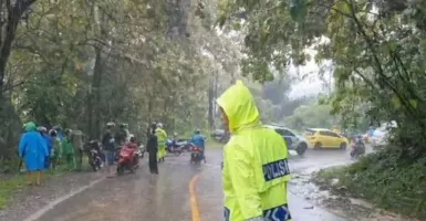 Longsor di Enrekang, Akses Jalan ke 3 Kabupaten Terputus