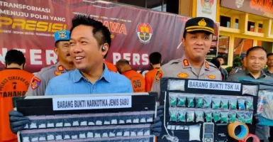 Polisi Ungkap Peredaran Sabu Disamarkan dalam Batu Semen di Cirebon