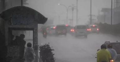 BMKG: Waspada Hujan Lebat Disertai Kilat dan Angin Kencang di Sejumlah Daerah