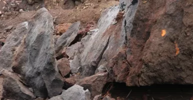 BNPB Hancurkan Batu Sisa Material Banjir Lahar Dingin Gunung Marapi