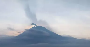 Gunung Semeru Alami Erupsi Sebanyak 20 Kali Sehari