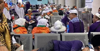 Astaga! Kepulangan 357 Jemaah Haji Asal Sumut Alami Delay 15 Jam