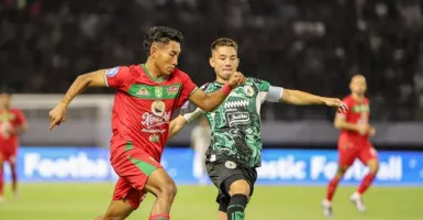 Dibungkam Persebaya Lewat Penalti, Pelatih PSS Sleman Ogah Komentari Wasit