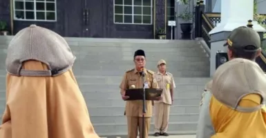 Sempat Dicari KPK, Sahbirin Noor Muncul Pimpin Apel dengan ASN