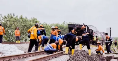 Jalur Rel KA di Grobogan Lumpuh Akibat Banjir, KAI Targetkan Pulih 5 Februari 2025