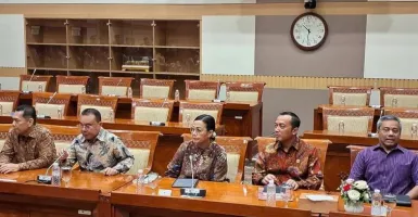Sri Mulyani Tegaskan Efisiensi PTN Hanya di MICE, UKT Tak Boleh Naik!
