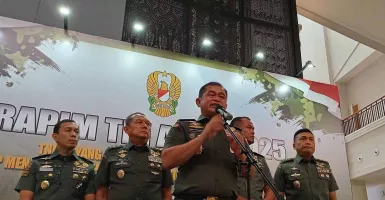 Maruli Simanjuntak Sebut Letkol Teddy Tak Harus Mundur dari Militer