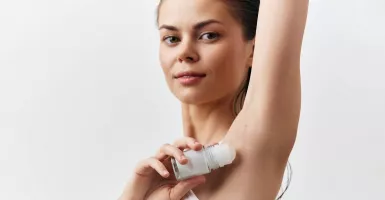 3 Rekomendasi Deodoran Terbaik, Tampilan Bening dan Cocok untuk Kulit Sensitif