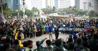 Demo Tolak RUU TNI, BEM SI Kerakyatan: Pengesahan Ugal-ugalan