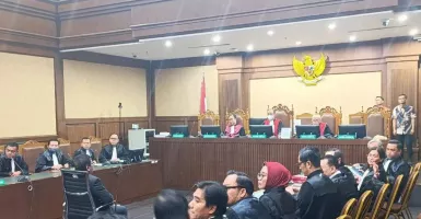 Hasto Klaim Diancam Jadi Tersangka Jika Pecat Jokowi dari PDIP