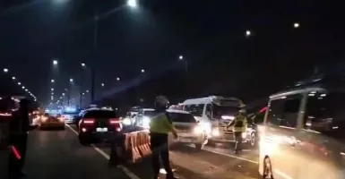 Lonjakan Pemudik! Contraflow Tol Jakarta-Cikampek Diperpanjang hingga KM 70
