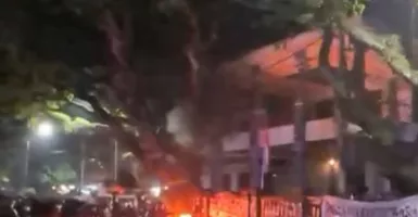 Demonstran Aksi Tolak UU TNI Cedera, Patah Tulang Rahang dan Gigi Hancur