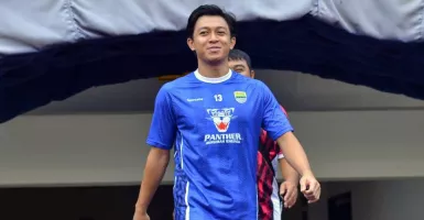 7 Bulan Absen Cedera ACL, Febri Hariyadi Kembali Merumput Bersama Persib