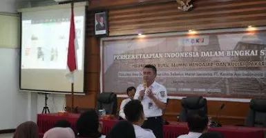 Direktur KAI Isi Kuliah Pakar di UNS Solo, Bahas Sejarah dan Kiprah Kereta Api