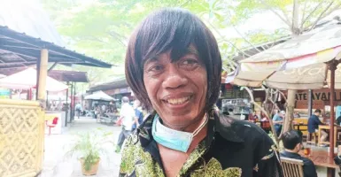 Pak Tarno Masih Jualan Mainan Setelah Sakit Stroke, Makin Laris
