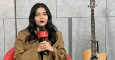 Garap Lagu Baru, Citra Scholastika Rajin Buka KBBI