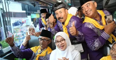 15 Tahun Jualan Koran di Masjid Agung Banyuwangi, Kakek 88 Tahun Akhirnya Naik Haji