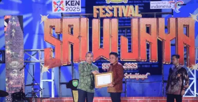 Gubernur Sumsel Herman Deru Terima Penghargaan KEN 2024 dari Kemenparekraf