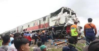 KA Malioboro Eskpres Tabrak 7 Kendaraan di Magetan, 4 Orang Meninggal