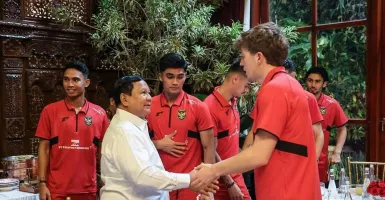 Mensesneg: Jam Tangan Rolex Pemain Timnas Tidak Pakai Uang Negara