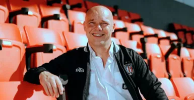 Johnny Jansen Pimpin Latihan Perdana Bali United 22 Juni
