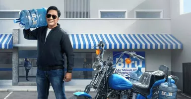 Gandeng Andre Taulany, Air Minum Biru Luncurkan Kampanye 'Biru Pilihan Juara'