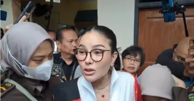 Kangen Anak, Nikita Mirzani Cuma Bisa Video Call dari Rutan