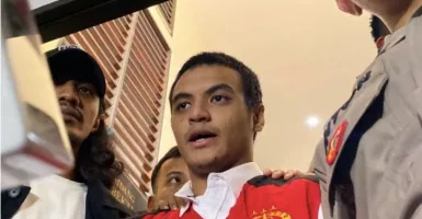 Vadel Badjideh Sidang Pertama, Pipinya Dielus Ibu