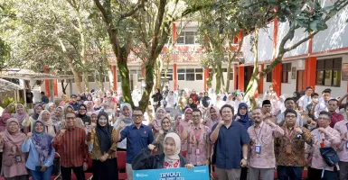 Ainnaya Alfia Putri Bersinar di Ilmupedia Tryout UTBK 2025, Telkomsel Beri Apresiasi