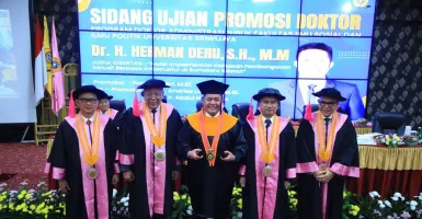 Gubernur Herman Deru Raih Gelar Doktor, Bawa Terobosan Model Pembangunan Inklusif