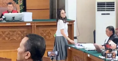 Nikita Mirzani Ngaku Punya Bukti Reza Gladys Atur Sidang