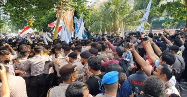 Berakhir Ricuh, Demo BEM Diwarnai Tindakan Represif Aparat