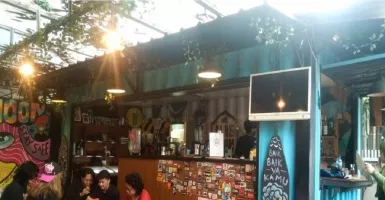 Nikmati Nuansa Manchester City di Bluemoon Container Cafe Jakarta